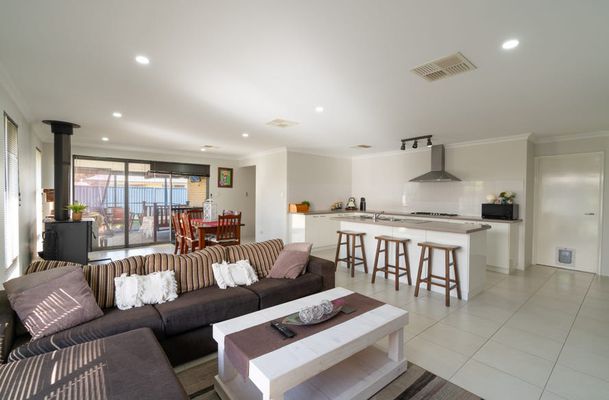 14 Callistemon Gardens, Baldivis