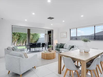 106 Crozier Avenue, Newton
