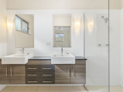 7 The Entrance, Kewarra Beach
