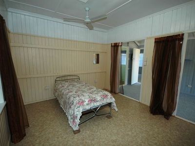 8 Wompoo road, Longreach