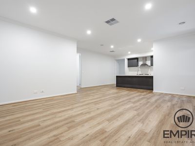 33 Bromeliad Street, Clyde North