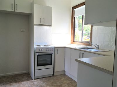 2 / 4 Commonwealth Avenue, Burrill Lake