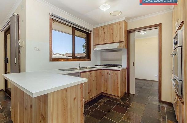 9 Brampton Close, Craigieburn