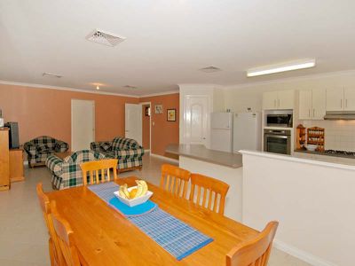 6 Henneker Drive, Kalgoorlie