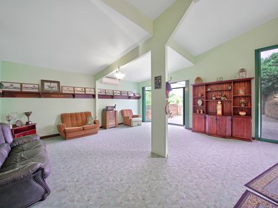 20 Toby Place, Razorback