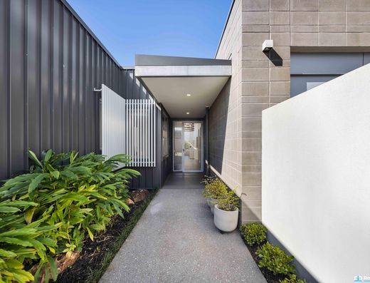 Inspired Design, Seamless Living, Prestigious Address image 5