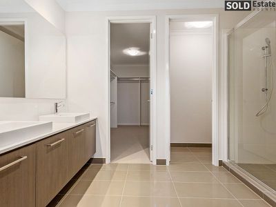 24  Revelwood Way, Clyde North