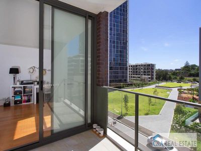 42 Shorline Dr, Rhodes