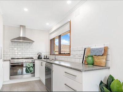 6 Owen Court, Werribee