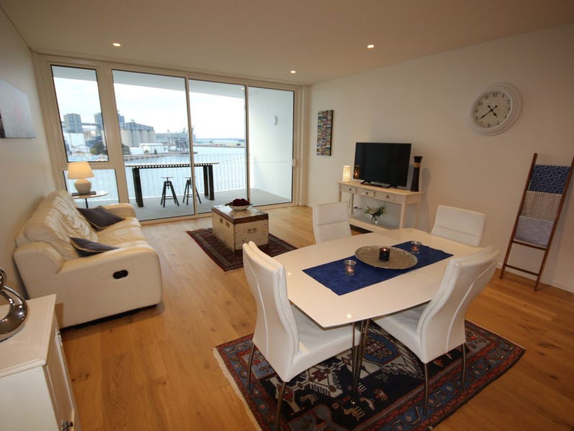 605 / 25 Honeysuckle Drive, Newcastle