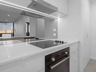 1504 / 15 Cannes Avenue, Surfers Paradise