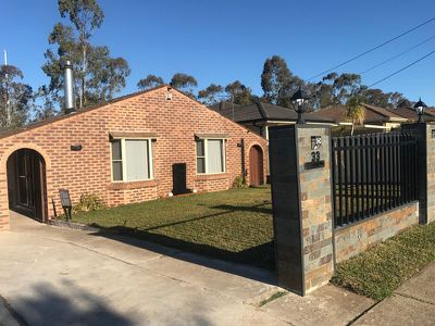 33 Foveaux Avenue, Lurnea