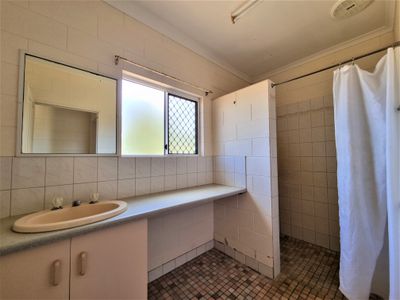 4 Wisteria Street, Atherton