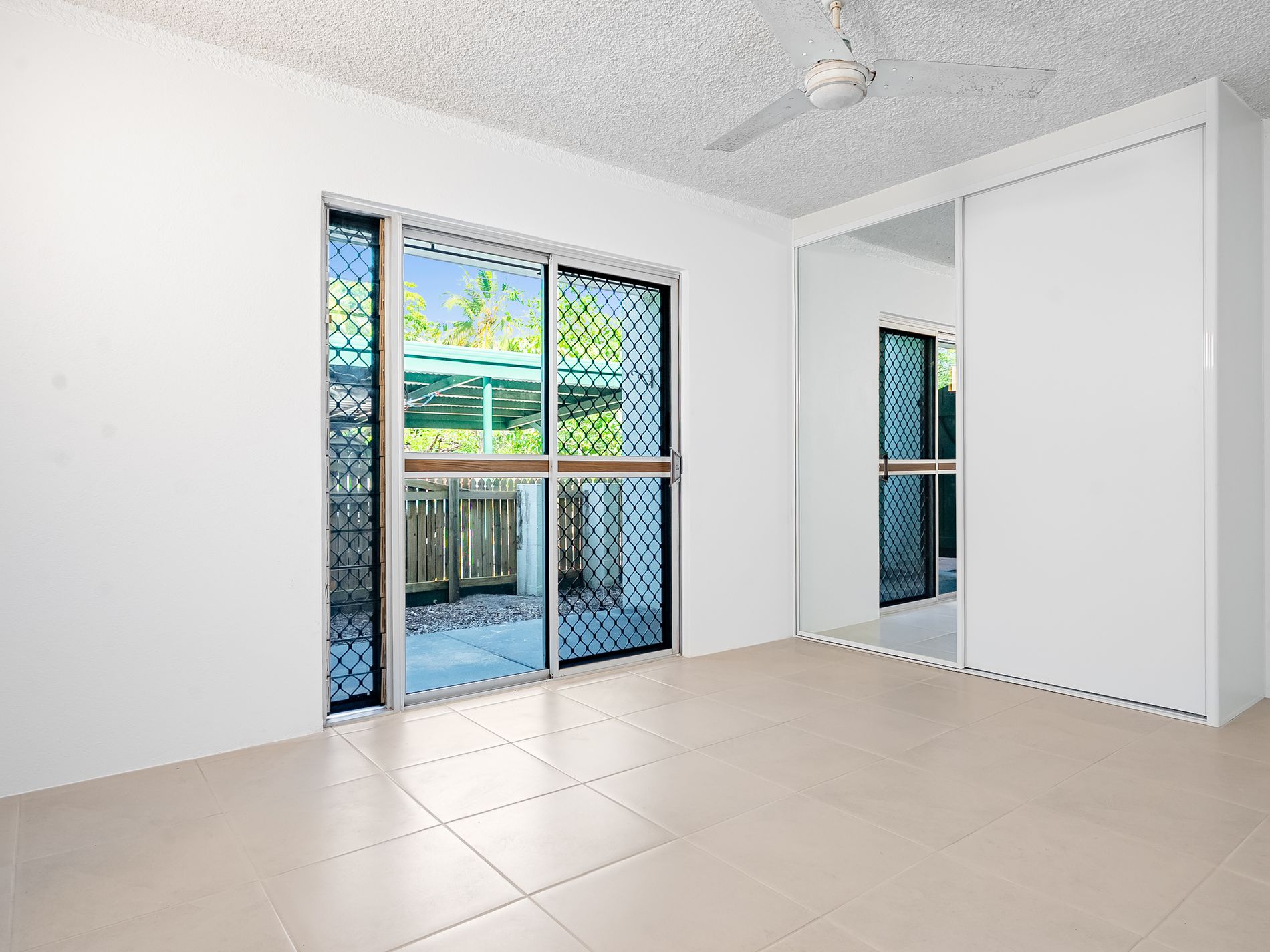 3 / 102-104 Wistaria Street, Holloways Beach
