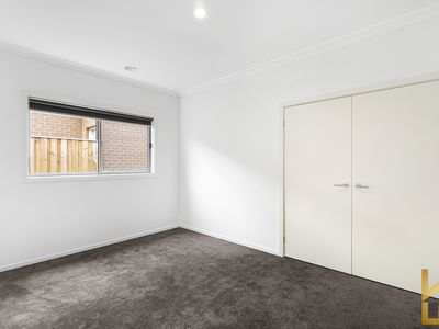 38 Bonhams Circuit, Manor Lakes