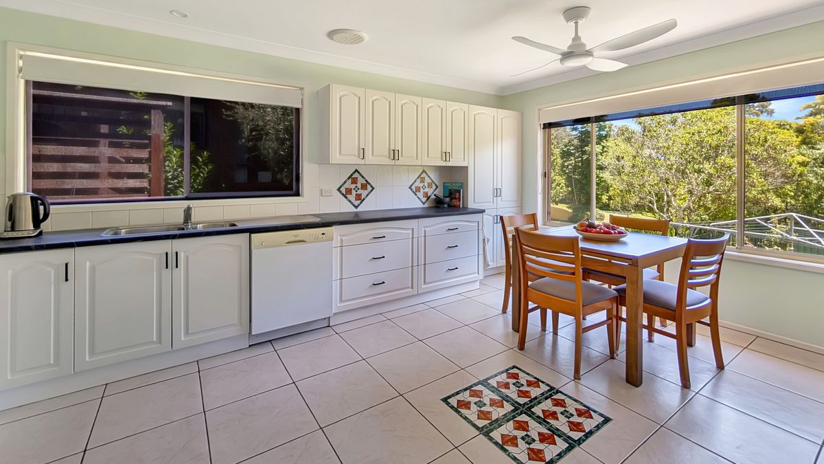 5 Tarourga Place, Dalmeny