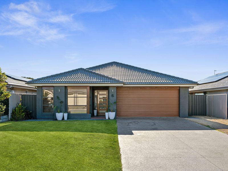 6 Saint Andrews Boulevard, Normanville
