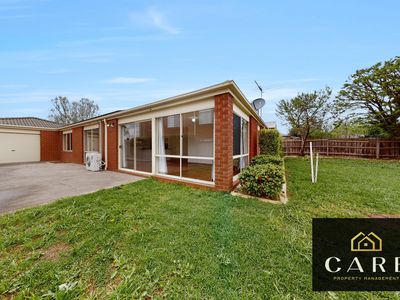 8 Michaelia Close, Cranbourne West