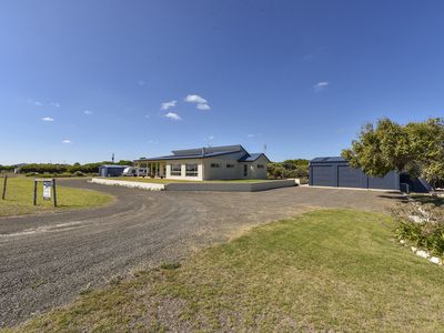 21 LAKESIDE DRIVE, Beachport