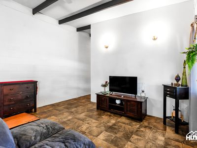 60 Hollywood Boulevard, White Rock