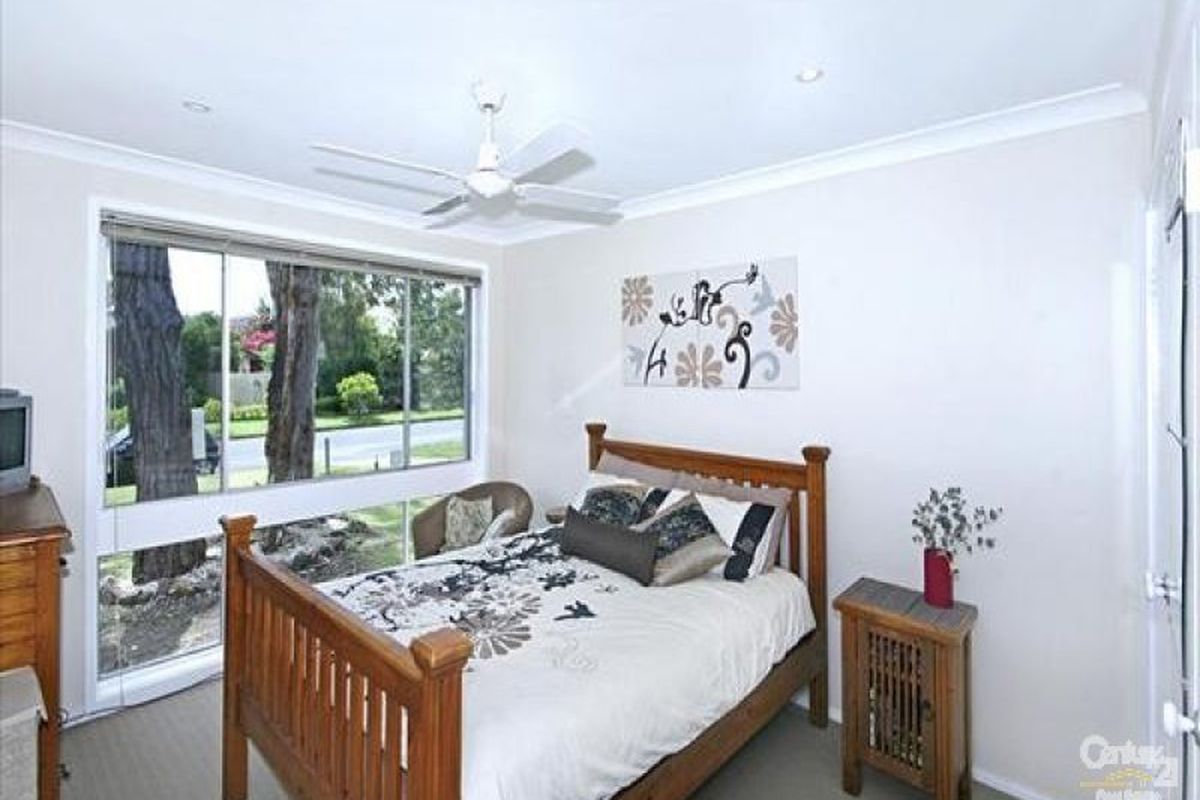 7 Bayline Drive, Point Clare