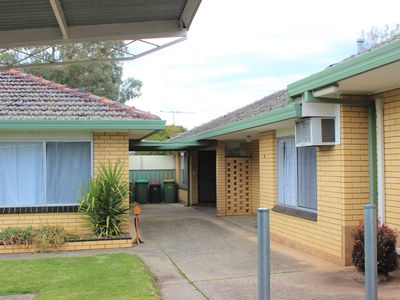 4 / 5 BELL COURT, Wodonga