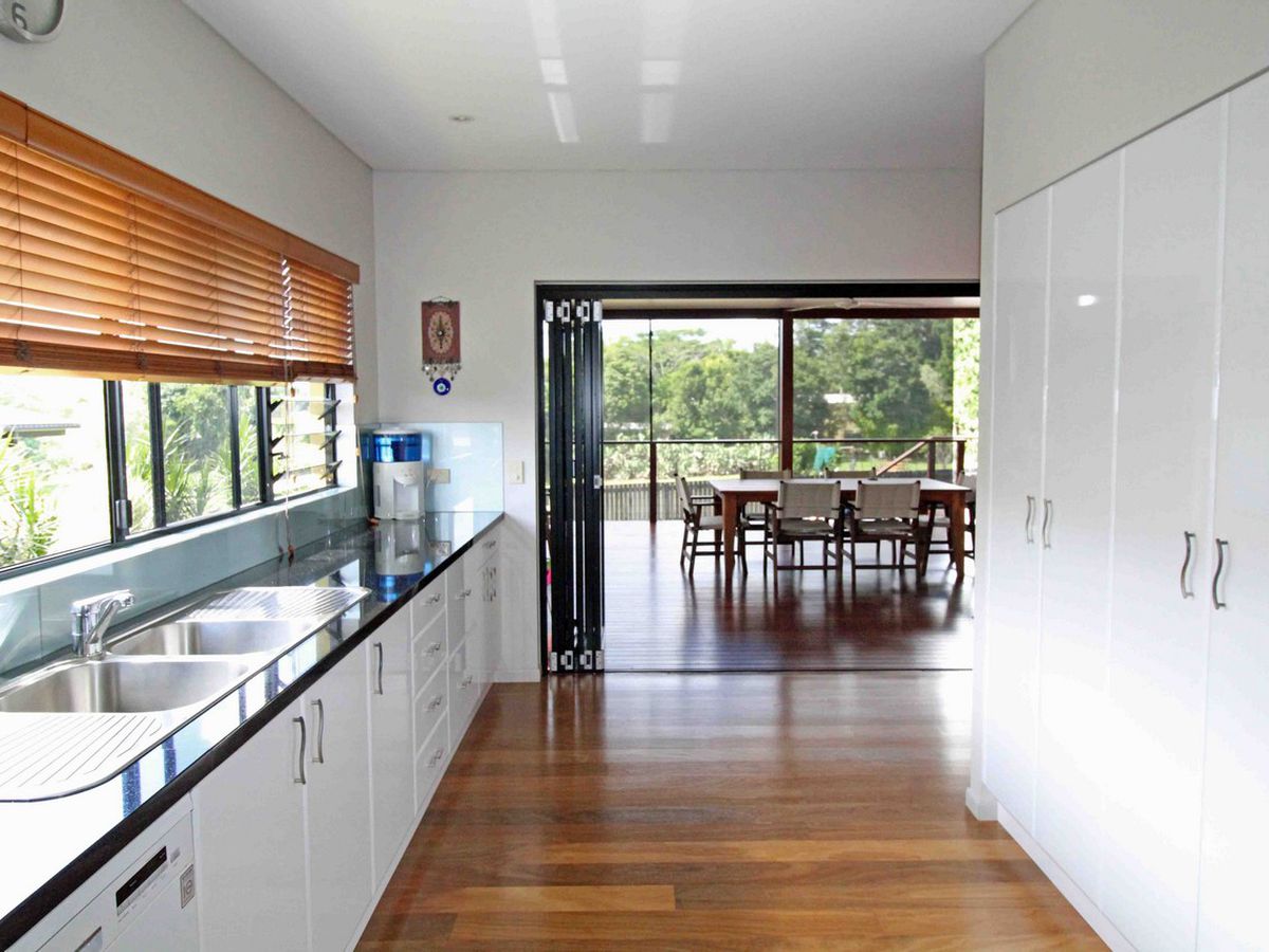 10 AGNEW STREET, Atherton