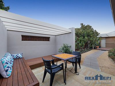 14 Mountainview Boulevard, Cranbourne North