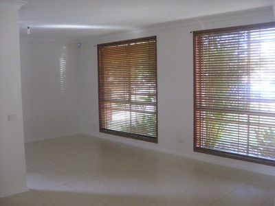 8 Fabian Place, Rosemeadow