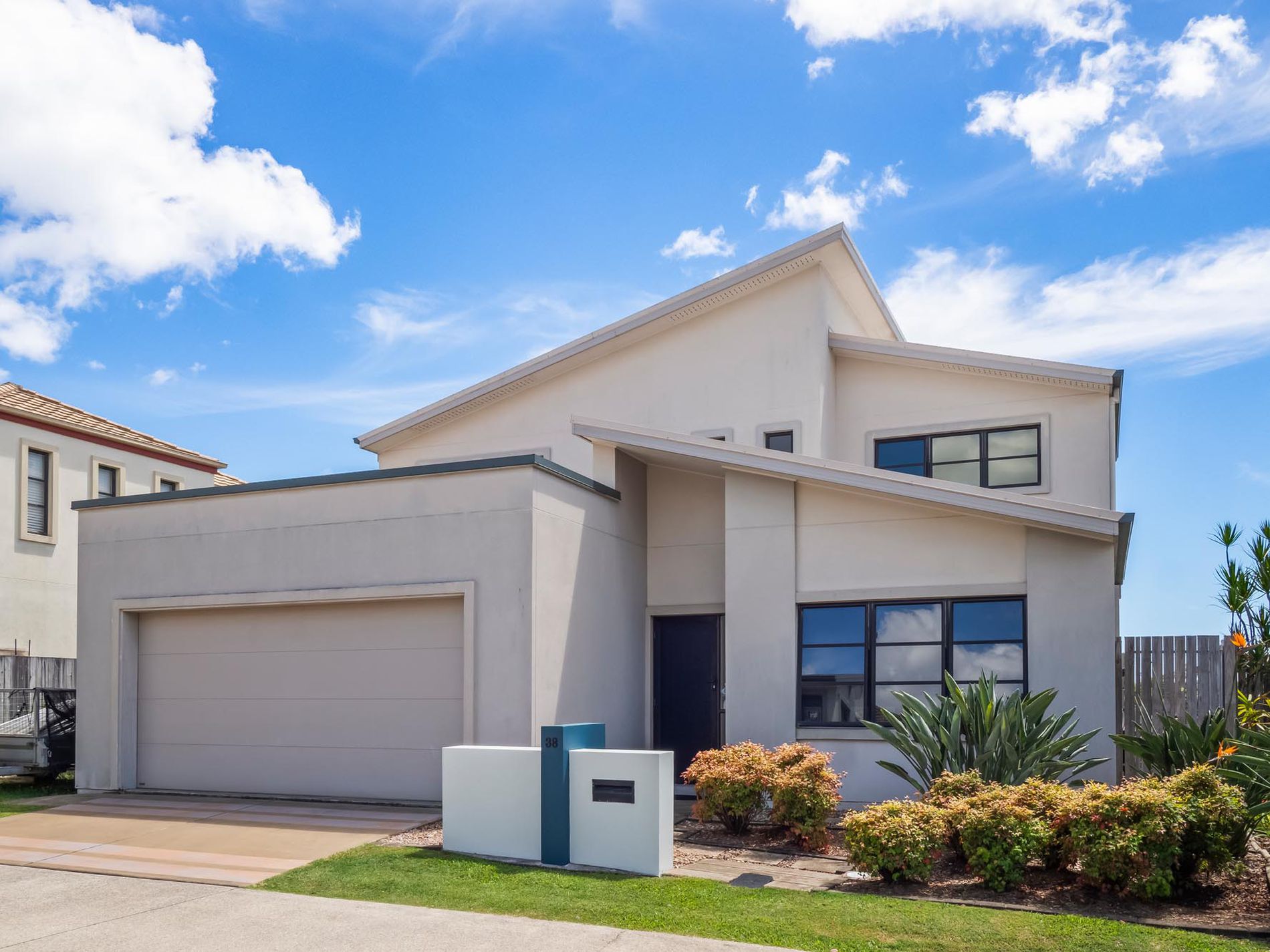 38 Nova Place, Carina