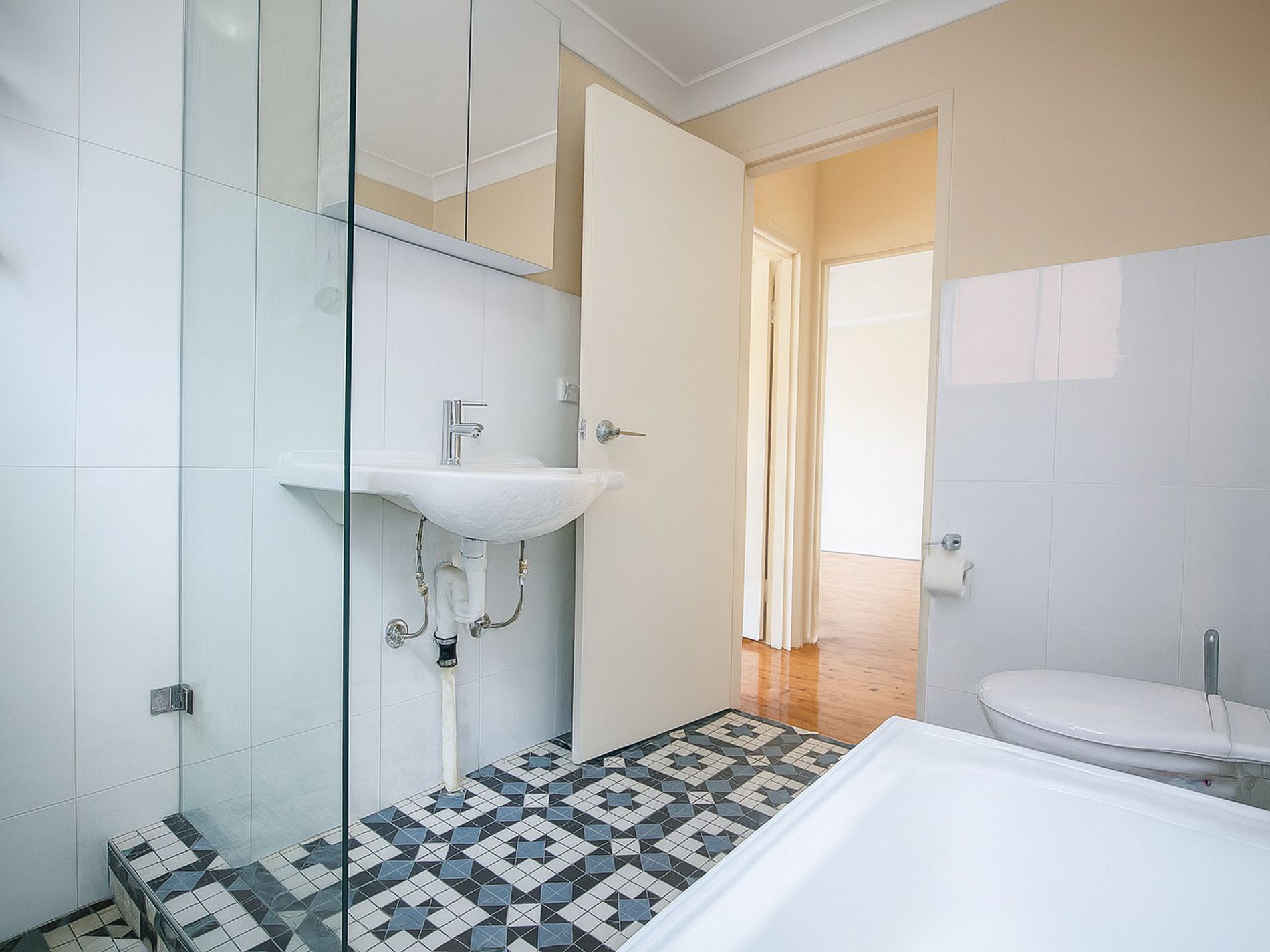 1 / 3 Wangee Road, Lakemba