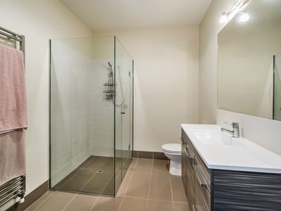 100 Jacksons Road, Franklin