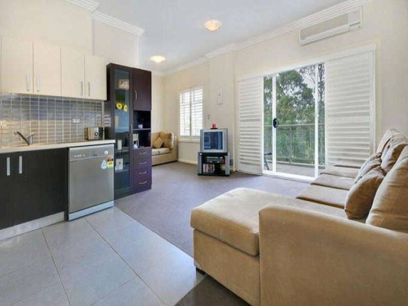 64 / 14-18 College Crescent, Hornsby