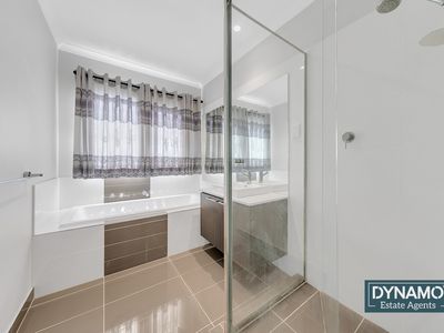 8 Pioneer Street, Craigieburn