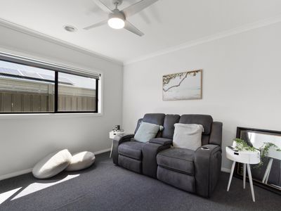 29 Swan Lake Drive, Sale