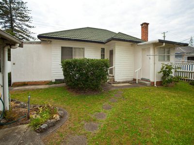 11 West Street, Forster