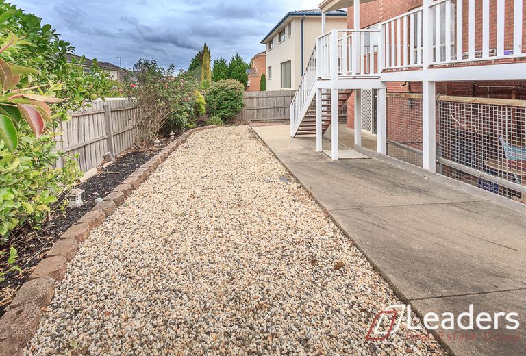 10 BAKER AVENUE, Glen Waverley