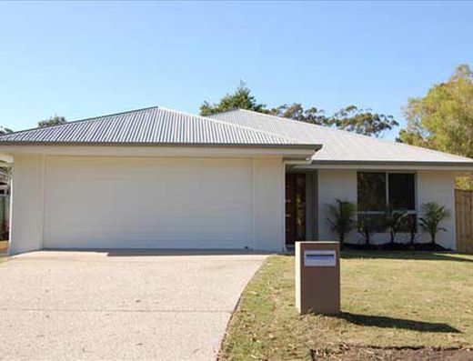 Delightful home in Noosaville image 1