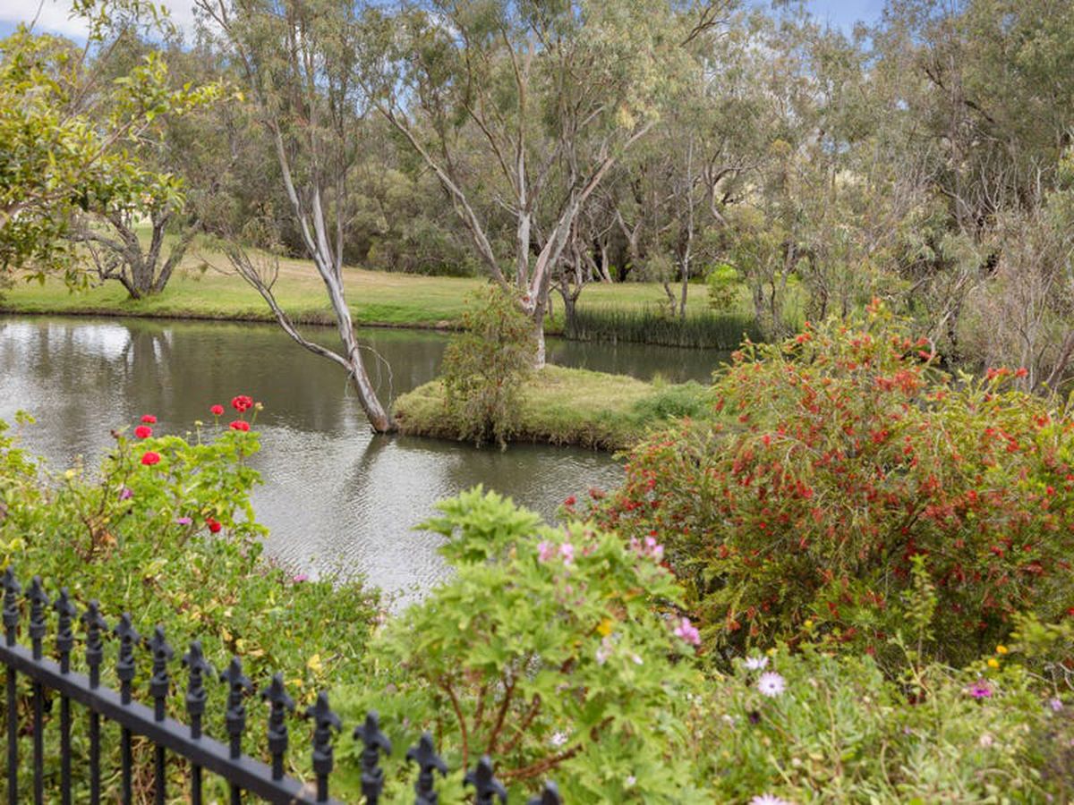 5 Amarina Close, Kenwick