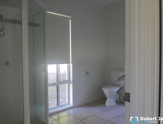 Noosa Waters Family Home image 9