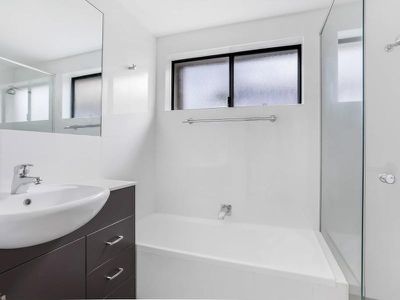 2 / 6 Muneela Avenue, Hawks Nest