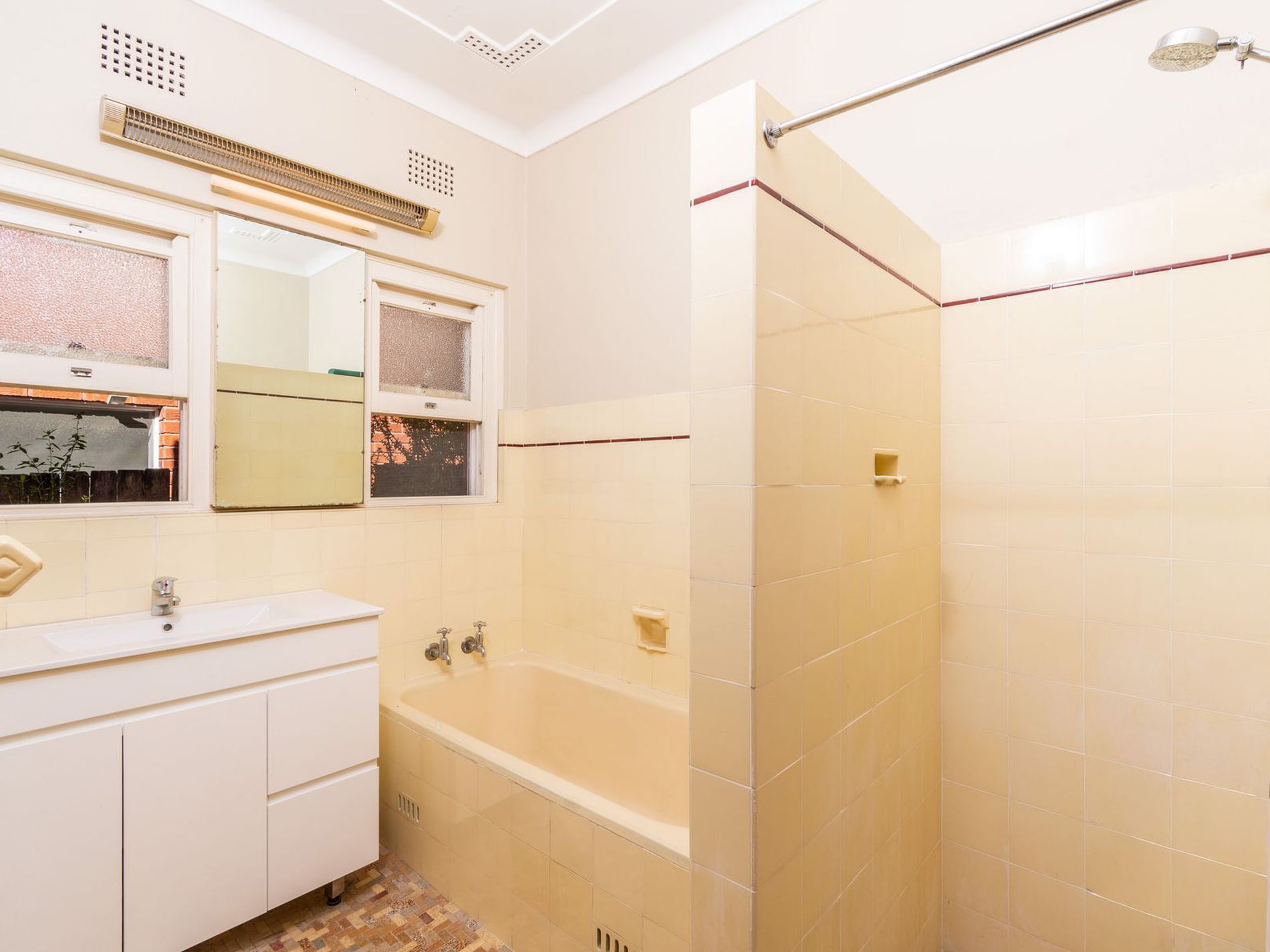 28 Harrison Ave, Eastwood