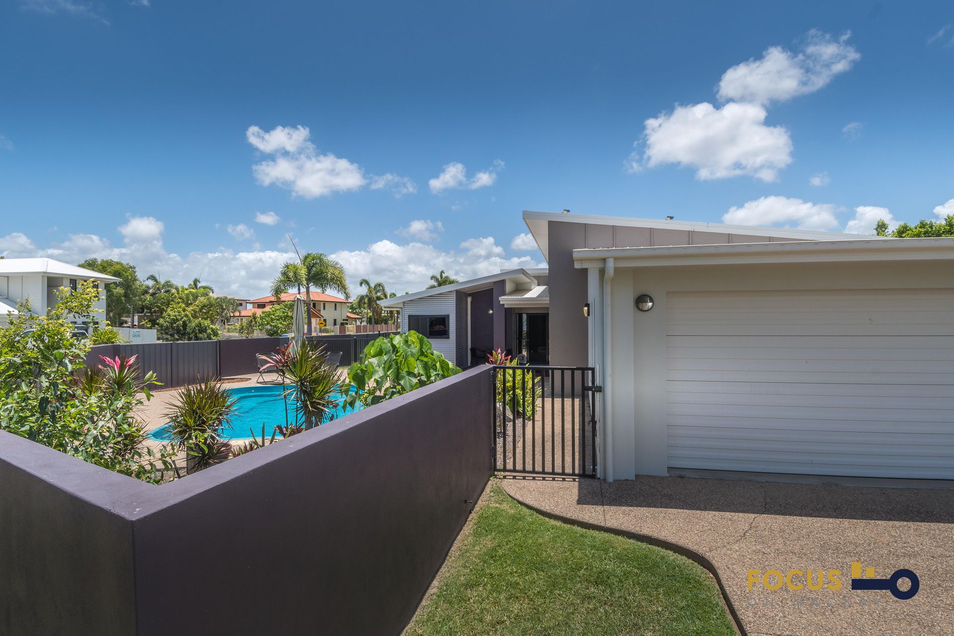 1 Gingham Street, Glenella