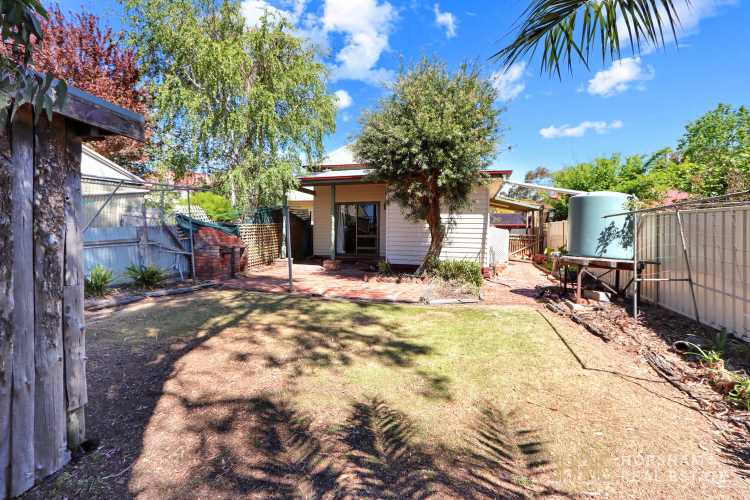 9 Henry Street, Horsham
