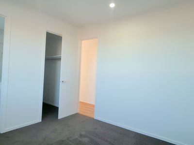 7 Sheniz Avenue, Fraser Rise