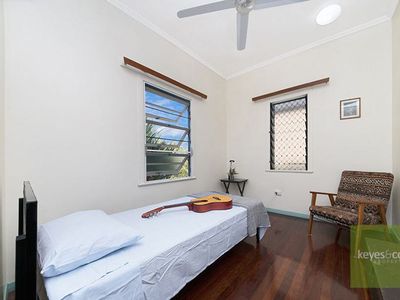 9 McClelland Street, West End