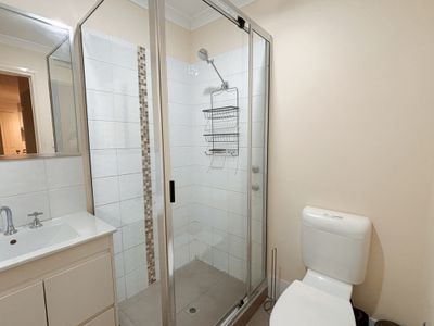 7 / 10 Great Eastern Highway, Somerville