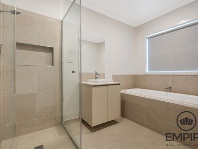 76 Gippsland Avenue, Clyde North