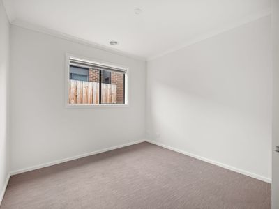 6 Shrubs Road, Mambourin
