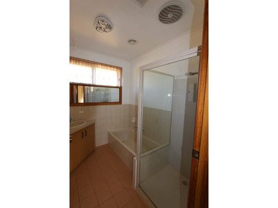 18 Burleigh Drive, Grovedale